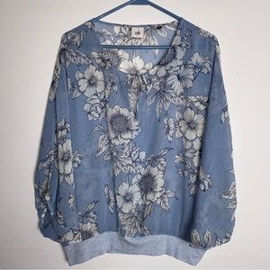 CABI Womans Blouse Ladies Top Woman's Shirt Small Batwing Stripes Floral